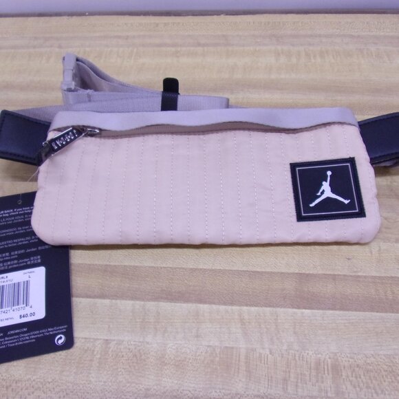 NWT Jordan  Jordan Crossbody Bag - Picture 3 of 6